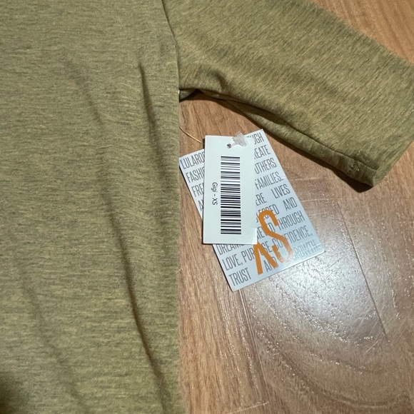NWT Xs Gigi Solid Heather Yellow Tan 3/4 Sleeves Fitted Top High Scoop Neck - Picture 2 of 4